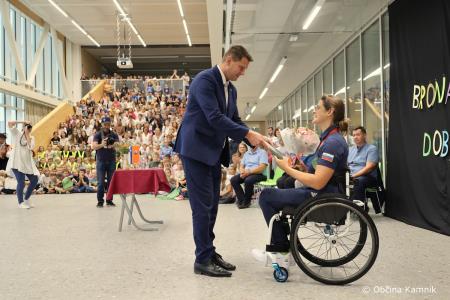 Nepozaben sprejem za bronasto Živo Lavrinc v rodnem Kamniku  (9)